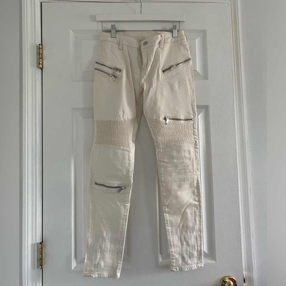 Never worn Zara jeans with zippers.